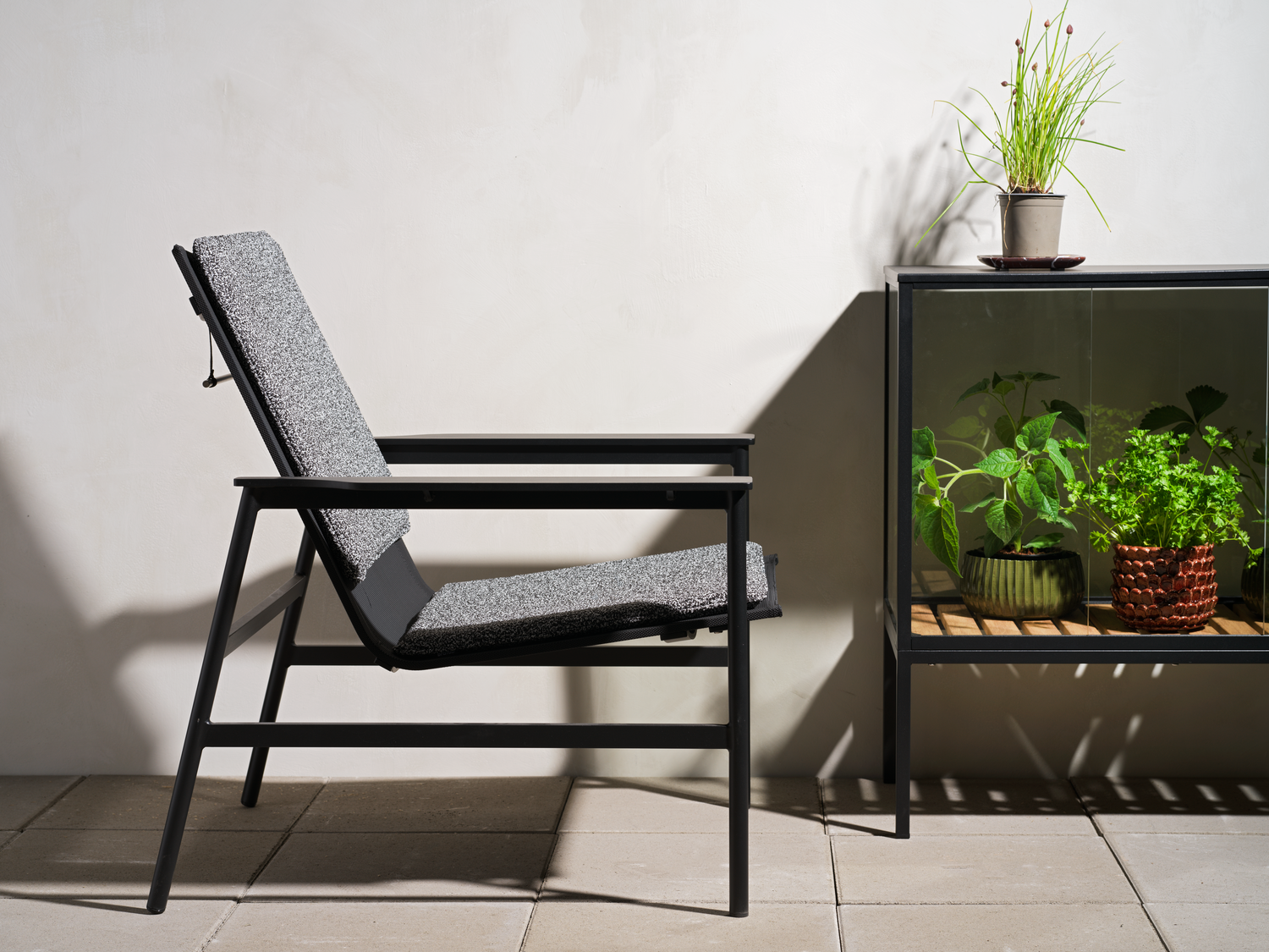 Soro Loungesessel Schwarz/Teddy Ant