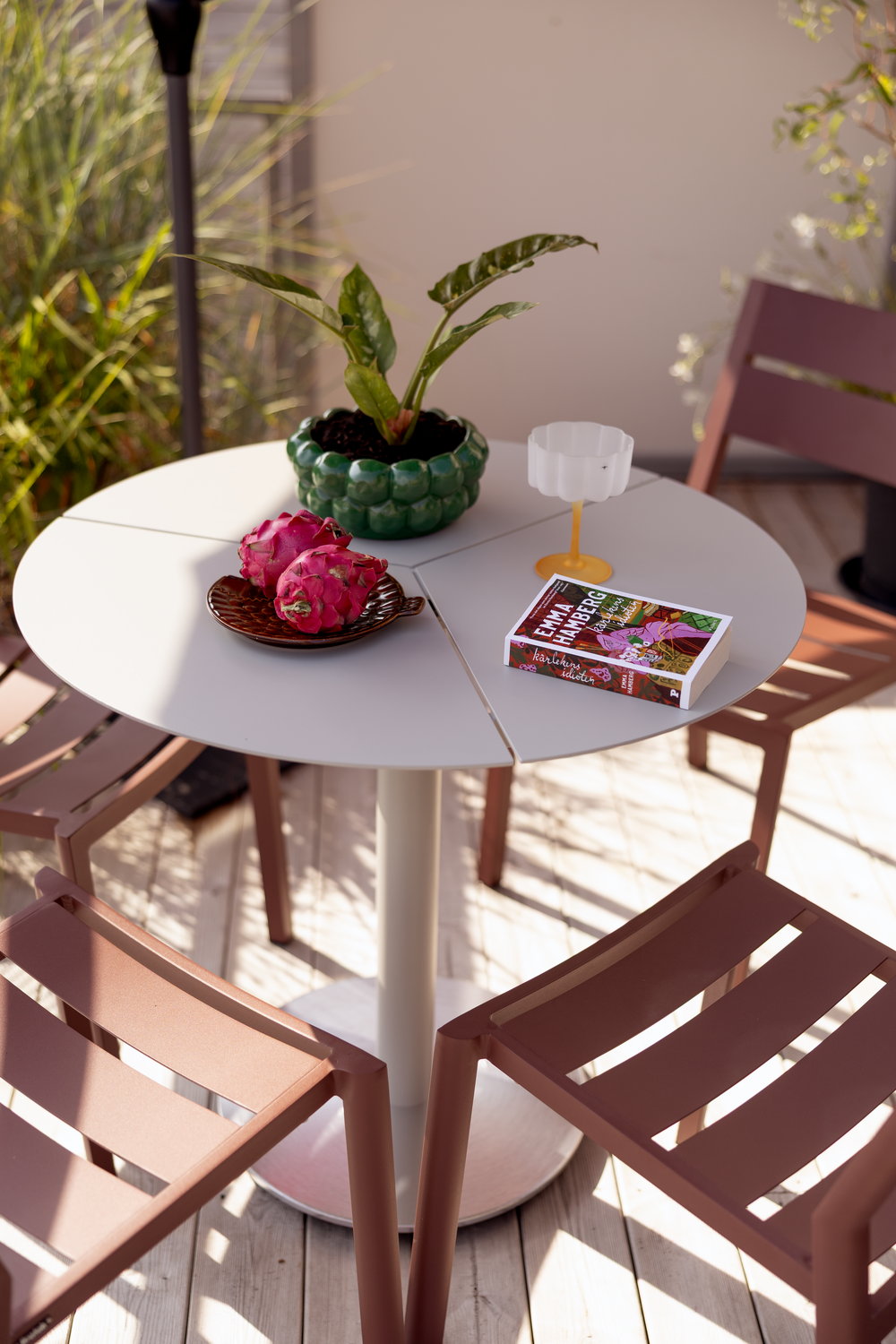 Delia Diningstuhl Zin Red