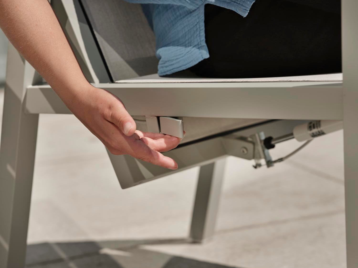 Newfort Positionsstuhl Light Grey/Off-White